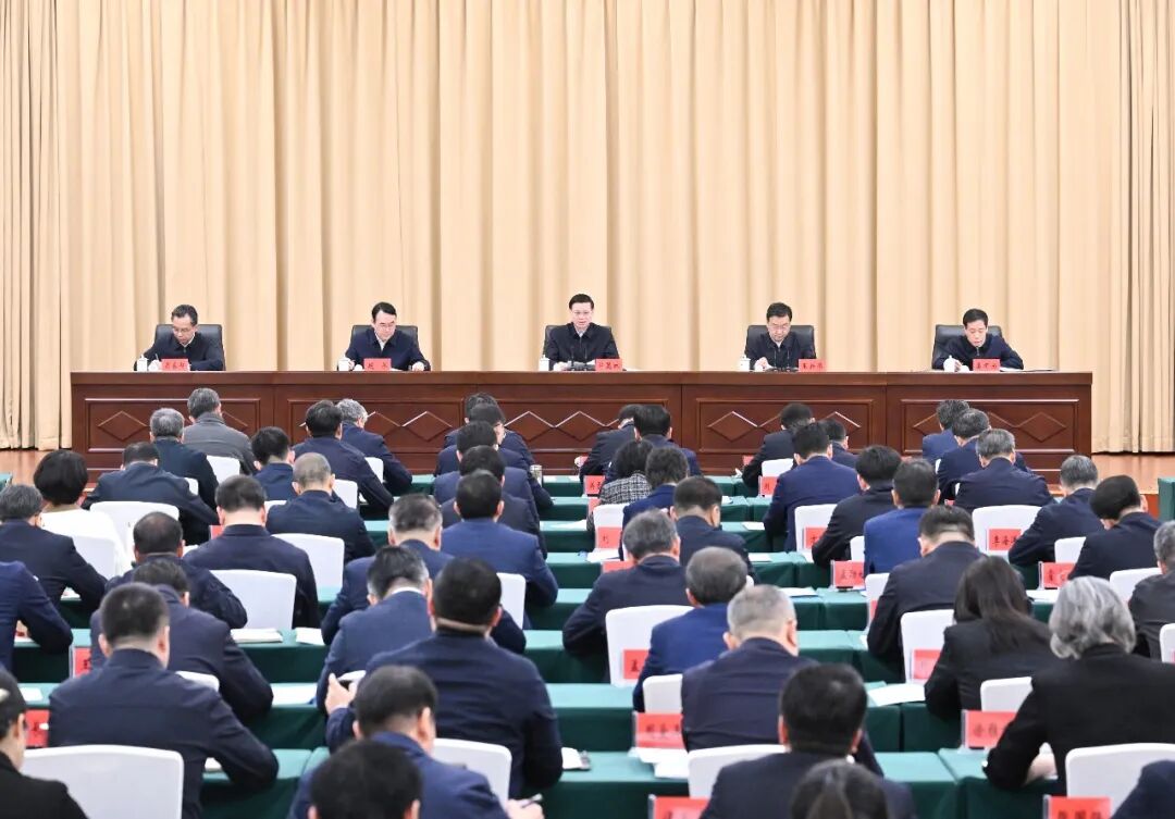 许昆林与全省高校党委书记校长集体谈话 王新伟主持